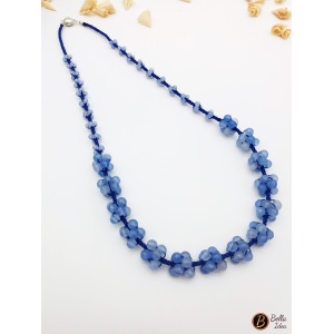 Collana lunga blu con pietre di azzurrite