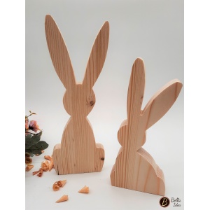 Due conigli con orecchie lunghe in legno naturale da appoggio visti davanti