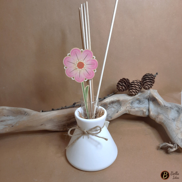 Profumatore in gesso a forma di anfora con provetta in vetro e bastoncini per diffusore e fiore