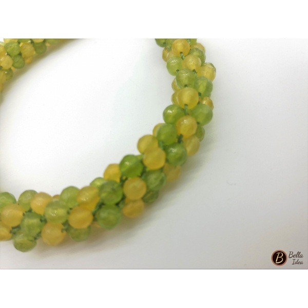 Bracciale con perline di agata gialle e verdi dettaglio
