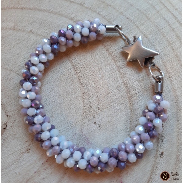 Bracciale Kumihimo in perline miscelate nei toni del bianco, lilla e ametista di vetro sfaccettato e chiusura a stella.