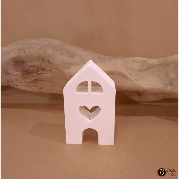 Casetta in gesso bianco con finestrelle e cuore modello c piccola.