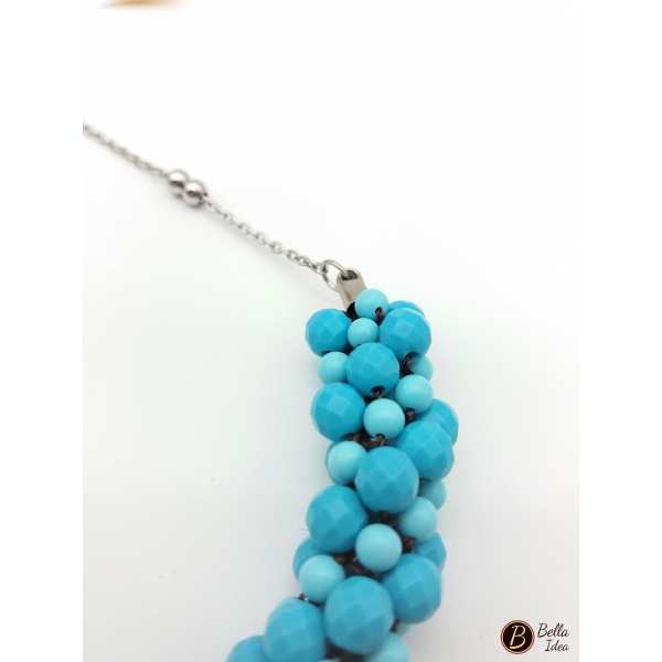 Collana lunga in turchese e filo d'acciaio dettaglio