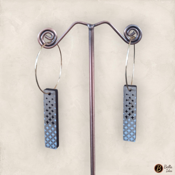 Orecchini cerchio con pendente in legno modello Sky