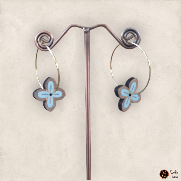 Orecchini cerchio con pendente in legno modello Viola