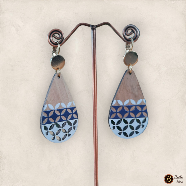 Orecchini con ciondolo in legno modello Deco