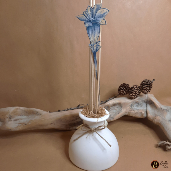 Profumatore in gesso bianco a forma di provetta con provetta in vetro e bastoncini per diffusore con fiore