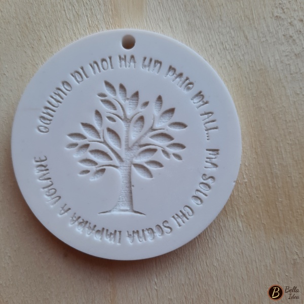 Gesso di esempio per stampo ciondolo albero della vita
