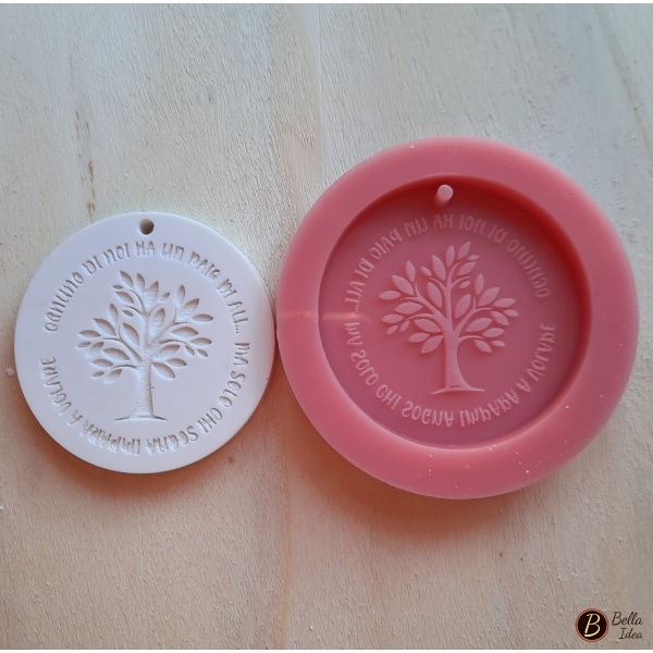 Stampo in silicone ciondolo albero della vita con gesso di esempio