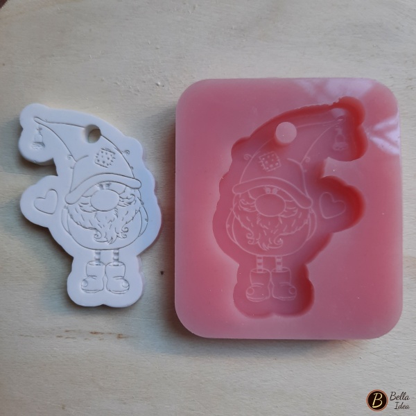 Stampo in silicone gnomo cuore con gesso di esempio
